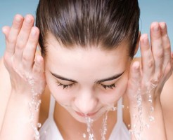 ニキビ　洗顔方法